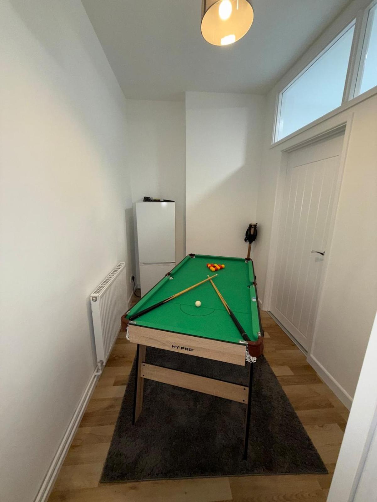 Charming 3-Bedroom House Кардифф Экстерьер фото