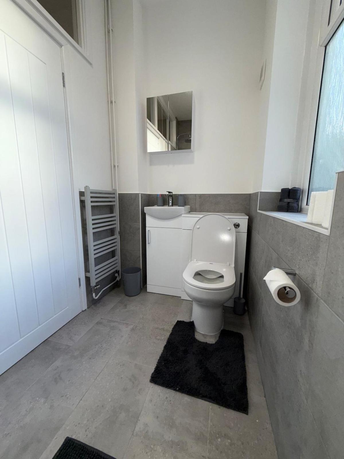 Charming 3-Bedroom House Кардифф Экстерьер фото